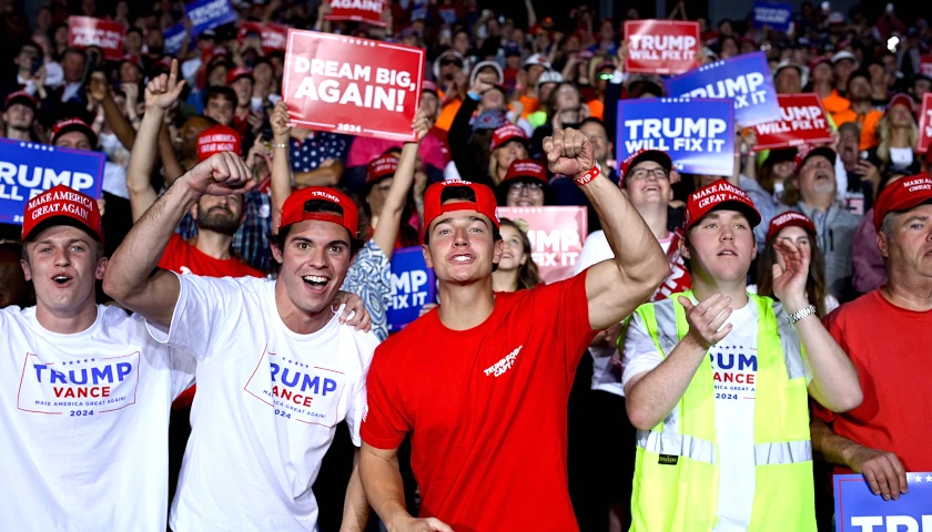 Trump rally crowd